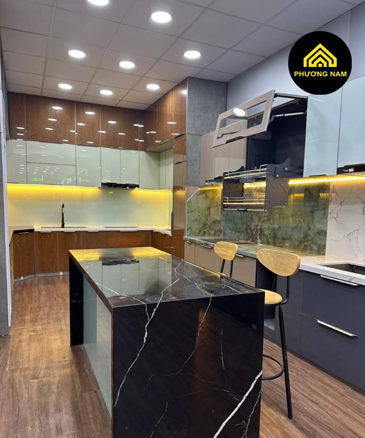 Showroom trung bày tủ bếp và thiết bị nhà bếp của Bếp Phương Nam tại Nha Trang 1