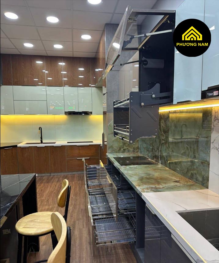 Showroom trung bày tủ bếp và thiết bị nhà bếp của Bếp Phương Nam tại Nha Trang 2