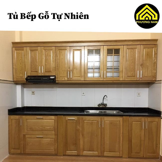 Tủ bếp gỗ tự nhiên tại TPHCM